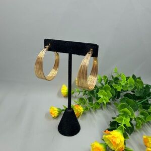 Y2K Era Gold Wire Hoop Earrings